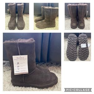 Kids Bearpaw Boots - Size 6